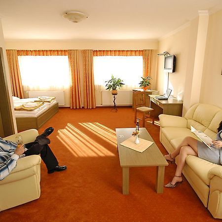 Hotel Bavaria Abda ห้อง รูปภาพ