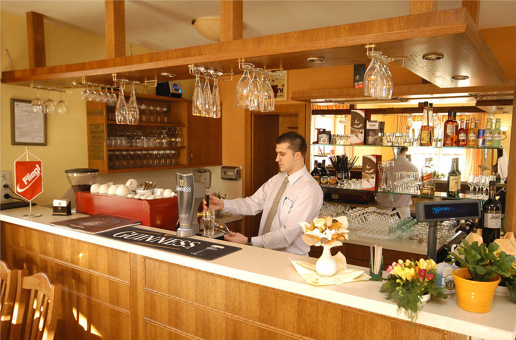 Hotel Bavaria Abda ภายนอก รูปภาพ