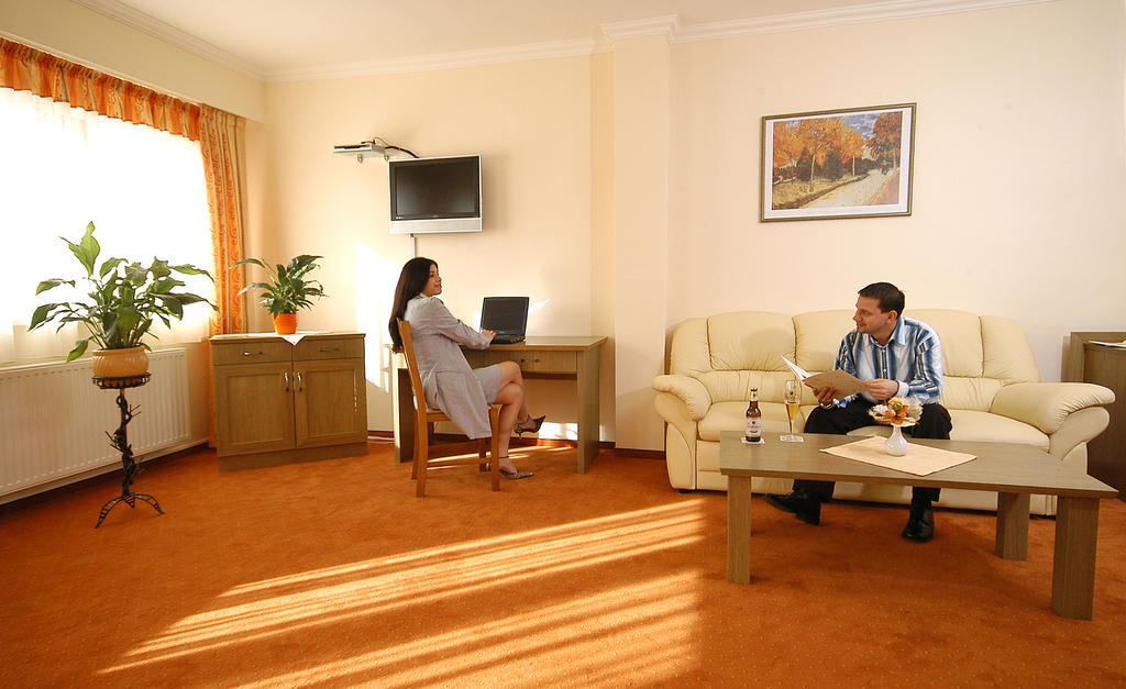 Hotel Bavaria Abda ภายนอก รูปภาพ