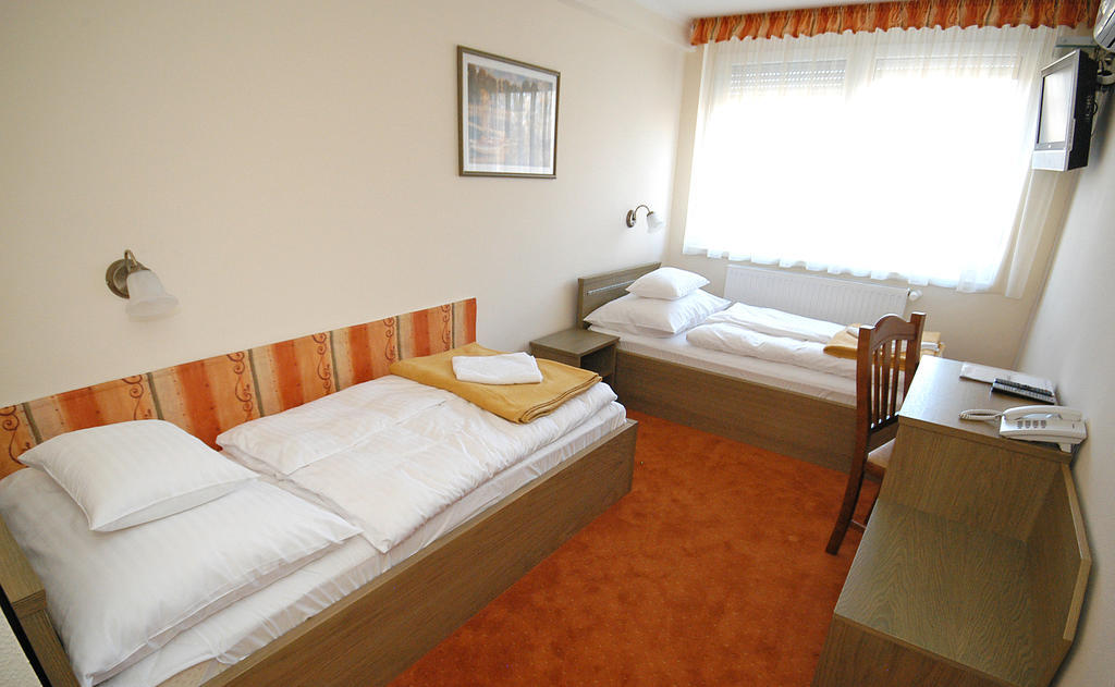 Hotel Bavaria Abda ห้อง รูปภาพ